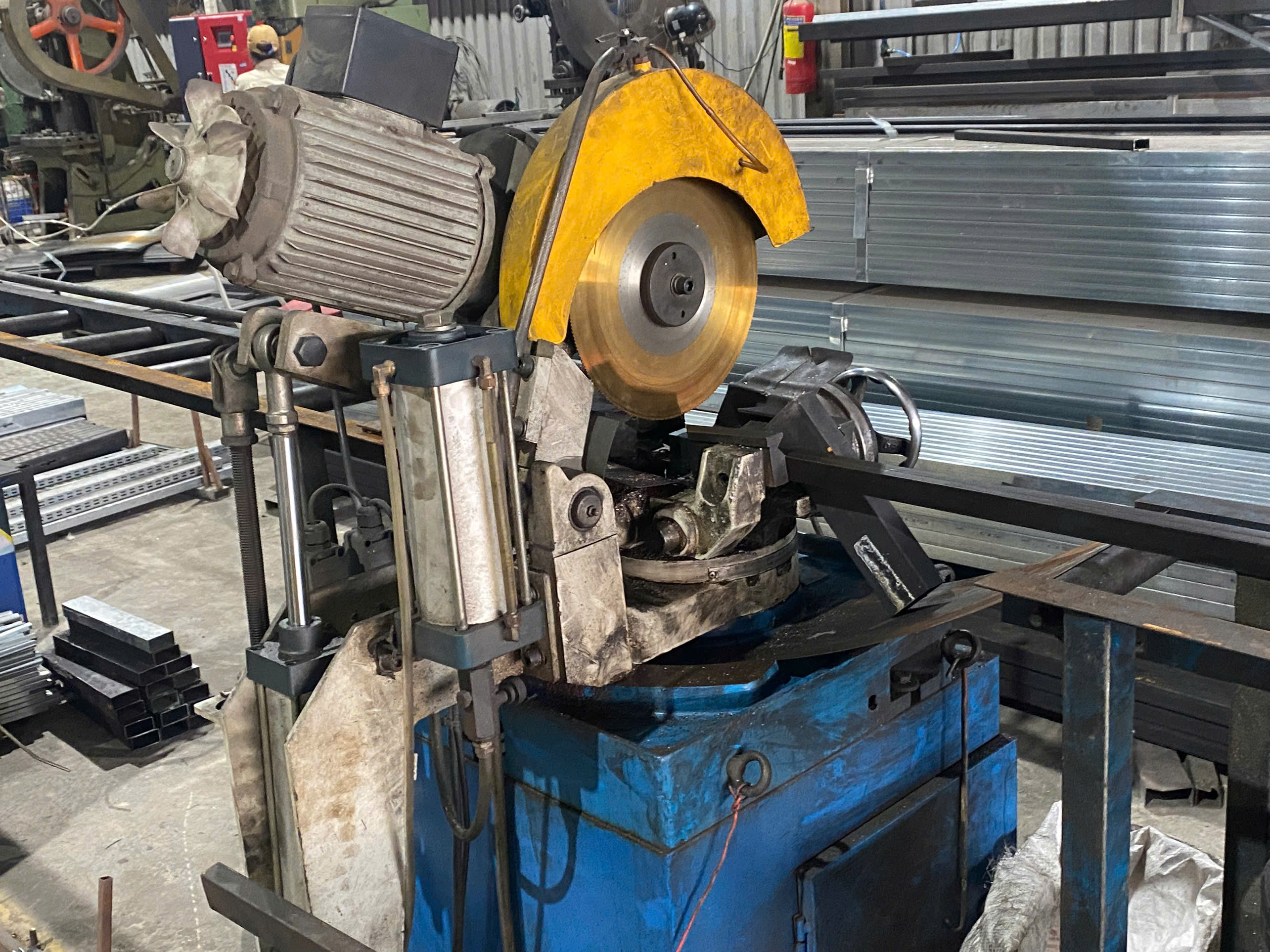 Cutting machine